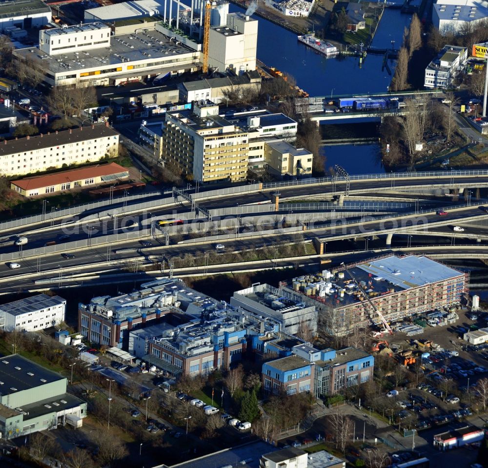 Berlin from the bird's eye view: Construction of a new manufacturing sterilization on the premises of BIOTRONIK SE & Co. KG in Woermannkehre in Berlin Neukölln