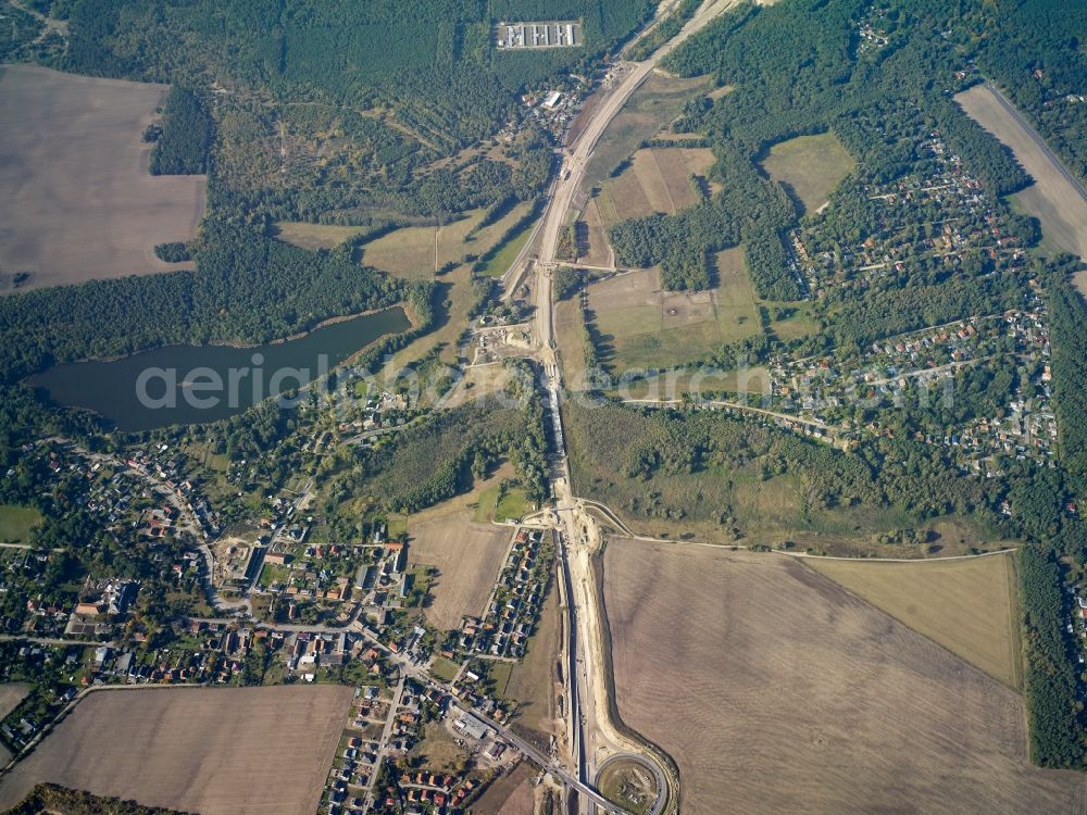 Aerial image Stahnsdorf - Construction site for the new building of Routing and traffic lanes in the motorway L40 along the Friedenstrasse in Stahnsdorf in the state Brandenburg