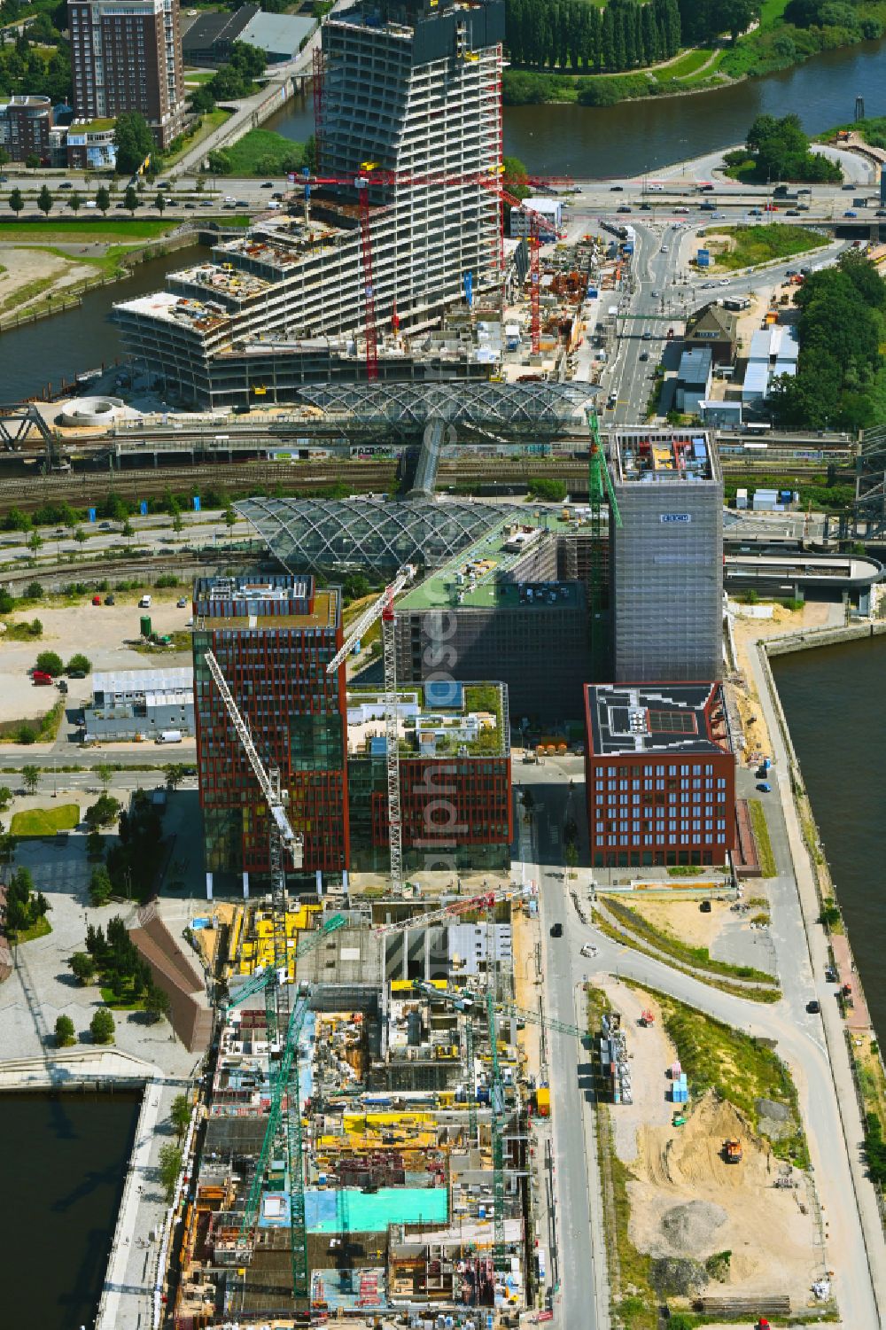 Hamburg from above - Construction site for the new construction of a student dormitory - TIDE building with the UBS Digital Art Museum on Kirchenpauerstrasse in the HafenCity district of Hamburg, Germany