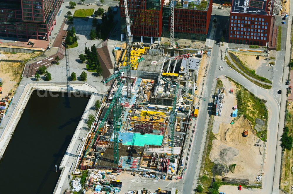 Aerial photograph Hamburg - Construction site for the new construction of a student dormitory - TIDE building with the UBS Digital Art Museum on Kirchenpauerstrasse in the HafenCity district of Hamburg, Germany