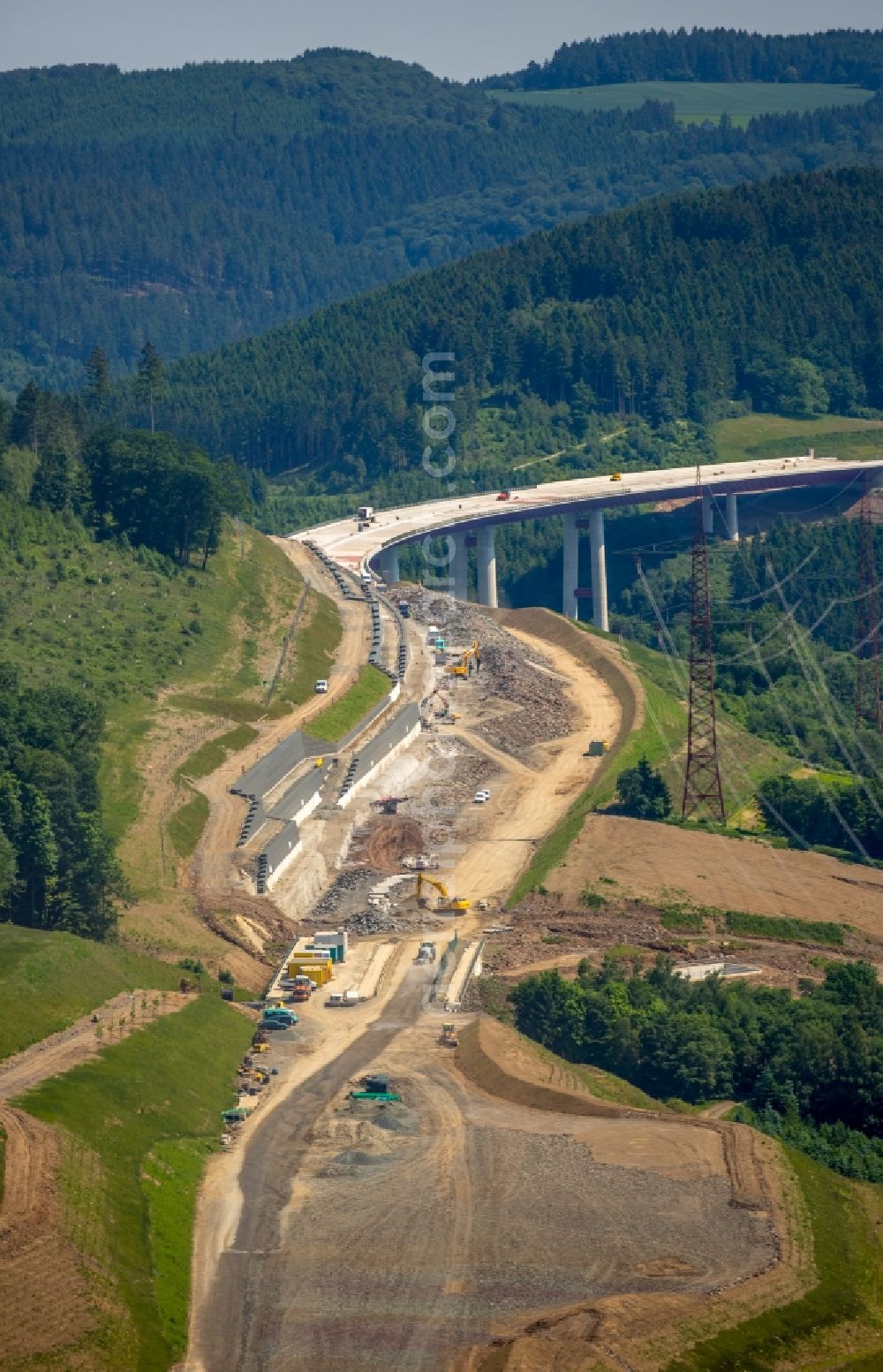 Aerial photograph Bestwig - Viaduct Nuttlar under construction overlooking the municipality Bestwig in North Rhine-Westphalia