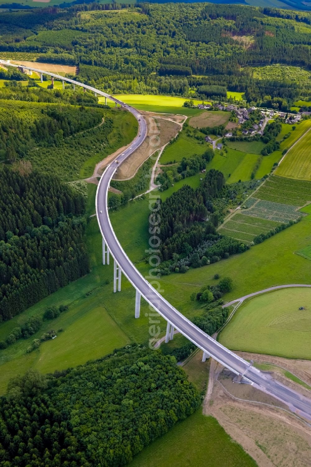 Aerial photograph Bestwig - Viaduct Nuttlar under construction overlooking the municipality Bestwig in North Rhine-Westphalia