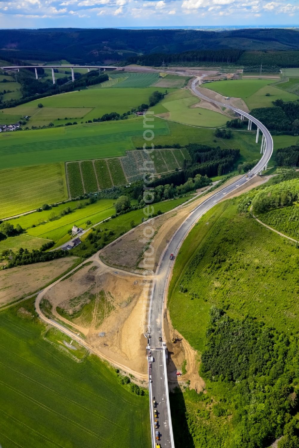 Aerial photograph Bestwig - Viaduct Nuttlar under construction overlooking the municipality Bestwig in North Rhine-Westphalia