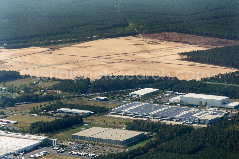 Aerial photograph Grünheide (Mark) - Construction site for the new building of Tesla Gigafactory 4 on Schlehenweg - Eichenstrasse in the district Freienbrink in Gruenheide (Mark) in the state Brandenburg, Germany