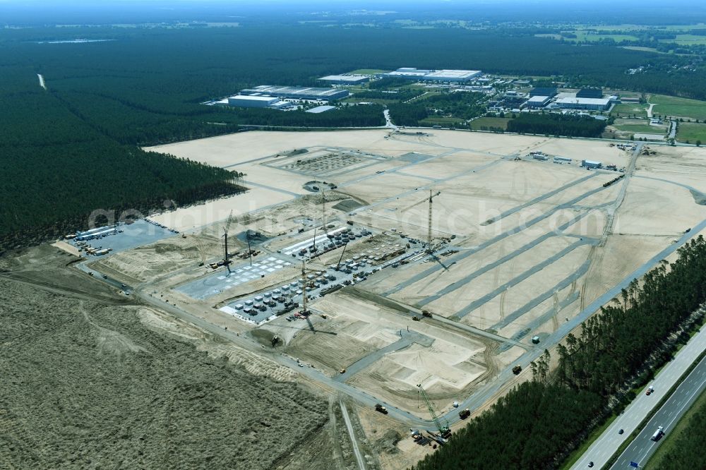 Grünheide (Mark) from above - Construction site for the new building of Tesla Gigafactory 4 on Schlehenweg - Eichenstrasse in the district Freienbrink in Gruenheide (Mark) in the state Brandenburg, Germany