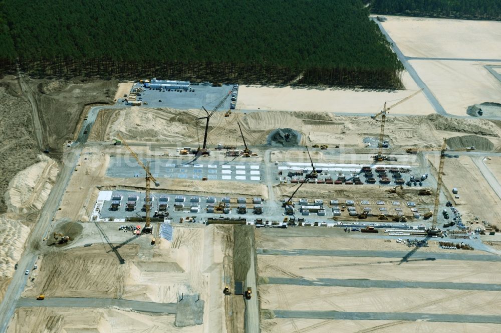 Grünheide (Mark) from the bird's eye view: Construction site for the new building of Tesla Gigafactory 4 on Schlehenweg - Eichenstrasse in the district Freienbrink in Gruenheide (Mark) in the state Brandenburg, Germany