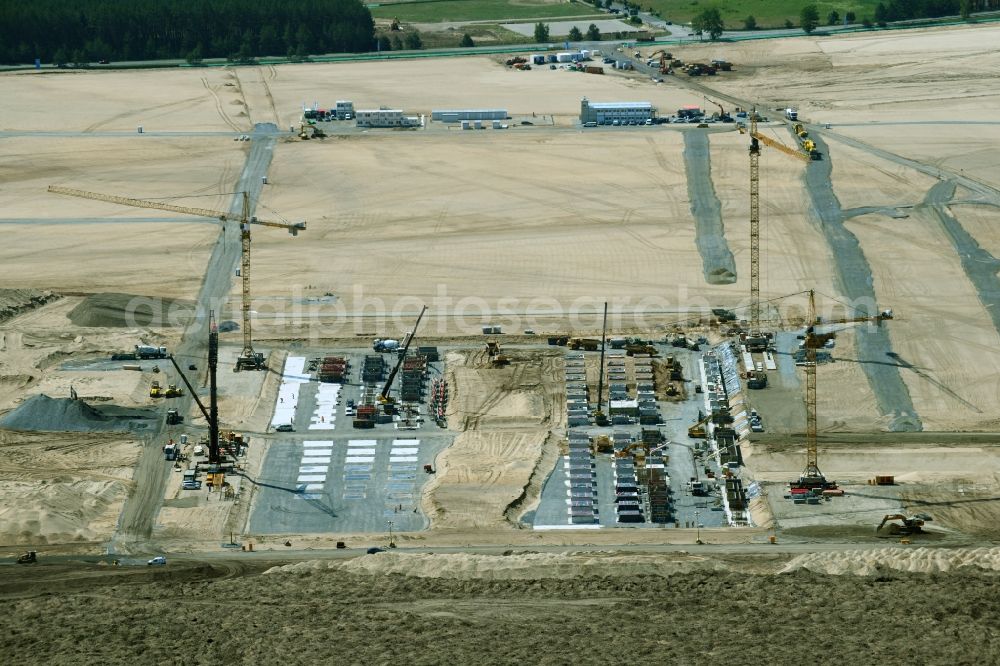 Aerial photograph Grünheide (Mark) - Construction site for the new building of Tesla Gigafactory 4 on Schlehenweg - Eichenstrasse in the district Freienbrink in Gruenheide (Mark) in the state Brandenburg, Germany