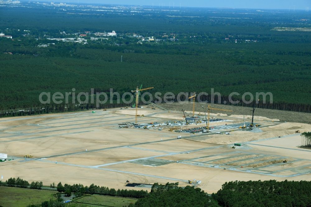 Aerial photograph Grünheide (Mark) - Construction site for the new building of Tesla Gigafactory 4 on Schlehenweg - Eichenstrasse in the district Freienbrink in Gruenheide (Mark) in the state Brandenburg, Germany