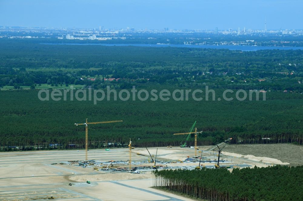 Aerial image Grünheide (Mark) - Construction site for the new building of Tesla Gigafactory 4 on Schlehenweg - Eichenstrasse in the district Freienbrink in Gruenheide (Mark) in the state Brandenburg, Germany