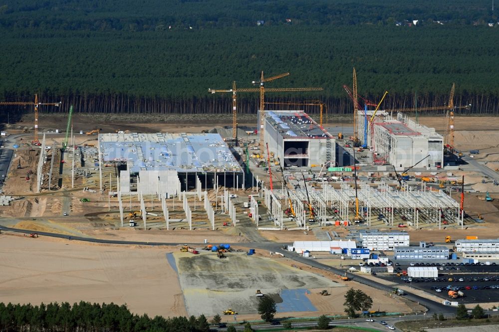 Aerial image Grünheide (Mark) - Construction site for the new building of Tesla Gigafactory 4 on Schlehenweg - Eichenstrasse in the district Freienbrink in Gruenheide (Mark) in the state Brandenburg, Germany