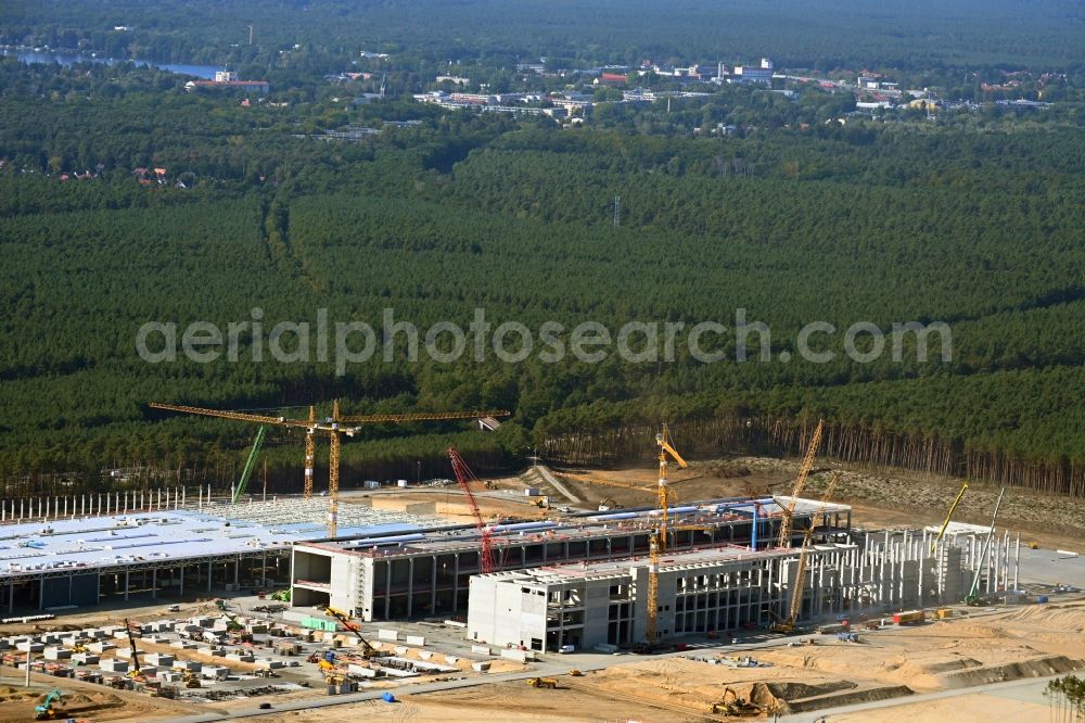 Grünheide (Mark) from the bird's eye view: Construction site for the new building of Tesla Gigafactory 4 on Schlehenweg - Eichenstrasse in the district Freienbrink in Gruenheide (Mark) in the state Brandenburg, Germany