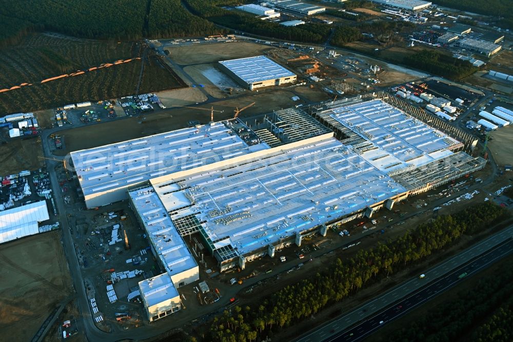 Aerial image Grünheide (Mark) - Construction site for the new building of Tesla Gigafactory 4 on Schlehenweg - Eichenstrasse in the district Freienbrink in Gruenheide (Mark) in the state Brandenburg, Germany