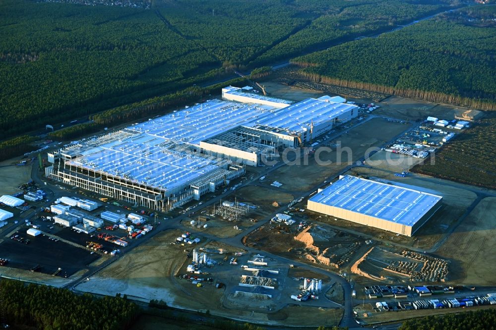 Aerial image Grünheide (Mark) - Construction site for the new building of Tesla Gigafactory 4 on Schlehenweg - Eichenstrasse in the district Freienbrink in Gruenheide (Mark) in the state Brandenburg, Germany