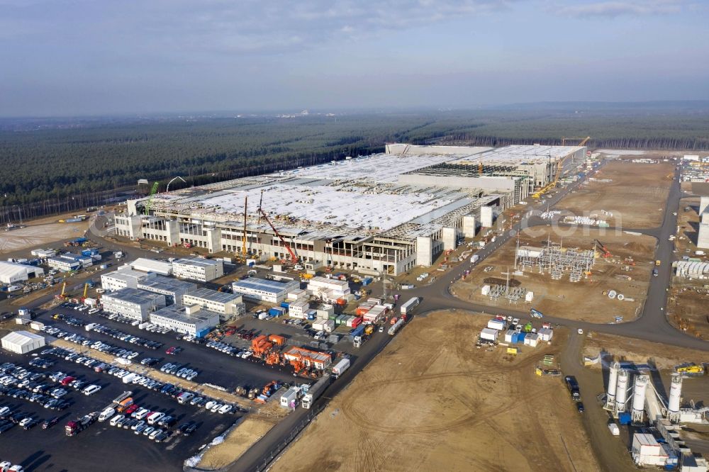 Aerial image Grünheide (Mark) - Construction site for the new building of Tesla Gigafactory 4 on Schlehenweg - Eichenstrasse in the district Freienbrink in Gruenheide (Mark) in the state Brandenburg, Germany