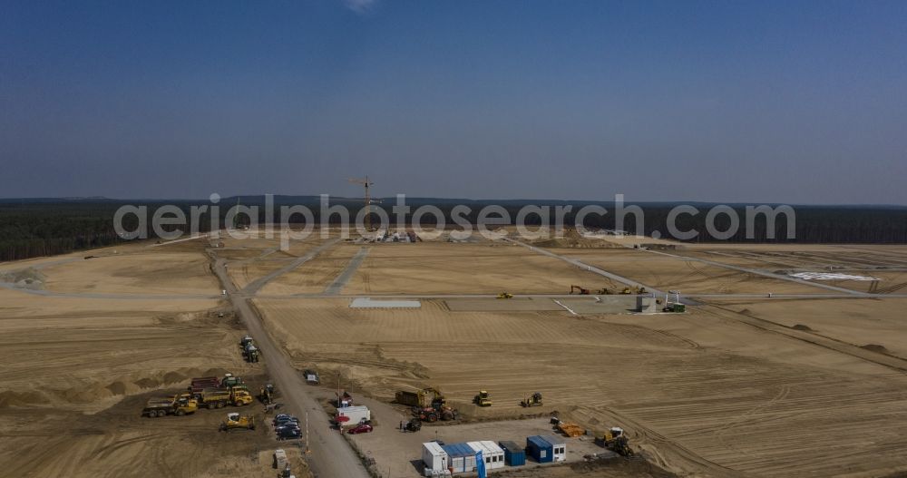 Aerial image Grünheide (Mark) - Construction site for the new building of Tesla Gigafactory 4 on Schlehenweg - Eichenstrasse in the district Freienbrink in Gruenheide (Mark) in the state Brandenburg, Germany