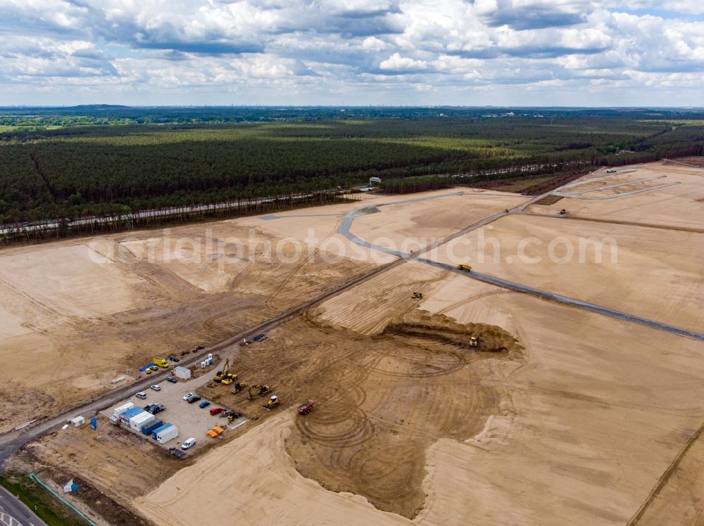 Aerial image Grünheide (Mark) - Construction site for the new building of Tesla Gigafactory 4 on Schlehenweg - Eichenstrasse in the district Freienbrink in Gruenheide (Mark) in the state Brandenburg, Germany