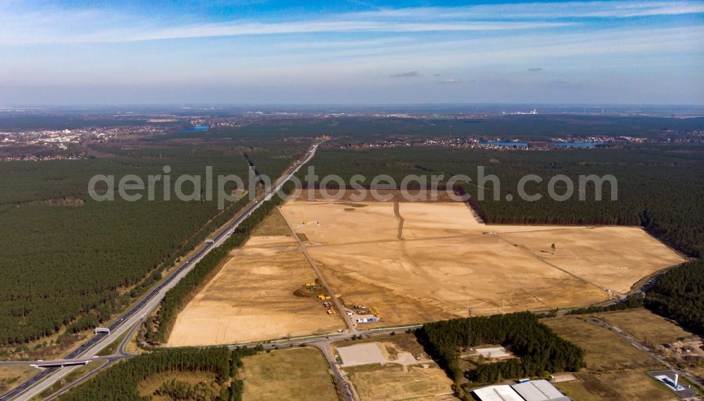 Aerial photograph Grünheide (Mark) - Construction site for the new building of Tesla Gigafactory 4 on Schlehenweg - Eichenstrasse in the district Freienbrink in Gruenheide (Mark) in the state Brandenburg, Germany