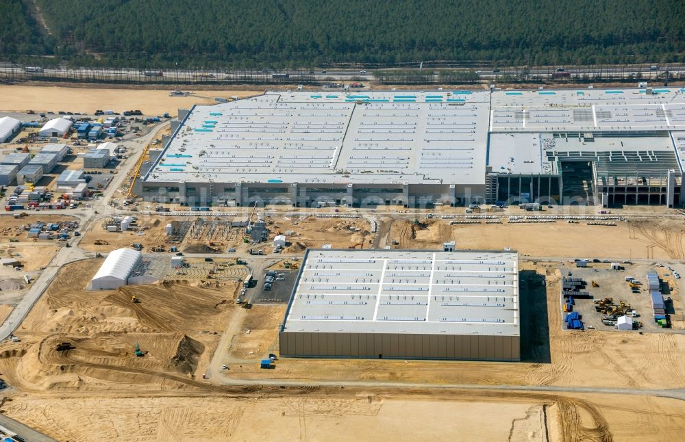 Aerial photograph Grünheide (Mark) - Construction site for the new building of Tesla Gigafactory 4 on Schlehenweg - Eichenstrasse in the district Freienbrink in Gruenheide (Mark) in the state Brandenburg, Germany