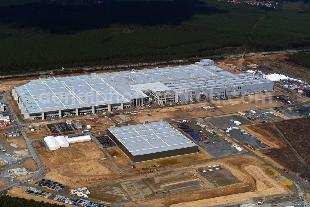 Grünheide (Mark) from above - Construction site for the new building of Tesla Gigafactory 4 on Schlehenweg - Eichenstrasse in the district Freienbrink in Gruenheide (Mark) in the state Brandenburg, Germany