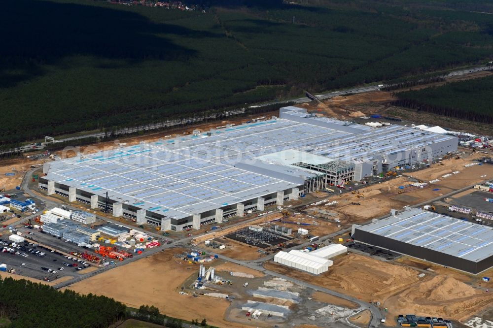 Grünheide (Mark) from the bird's eye view: Construction site for the new building of Tesla Gigafactory 4 on Schlehenweg - Eichenstrasse in the district Freienbrink in Gruenheide (Mark) in the state Brandenburg, Germany