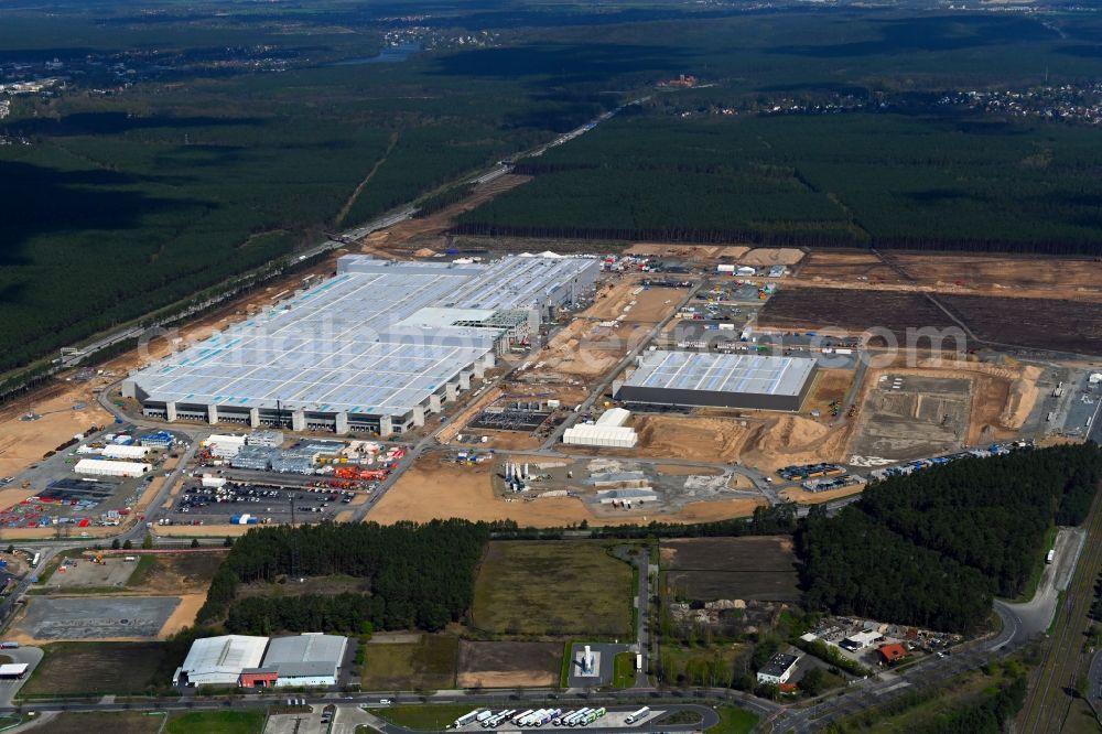 Aerial image Grünheide (Mark) - Construction site for the new building of Tesla Gigafactory 4 on Schlehenweg - Eichenstrasse in the district Freienbrink in Gruenheide (Mark) in the state Brandenburg, Germany