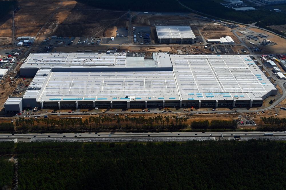 Aerial photograph Grünheide (Mark) - Construction site for the new building of Tesla Gigafactory 4 on Schlehenweg - Eichenstrasse in the district Freienbrink in Gruenheide (Mark) in the state Brandenburg, Germany