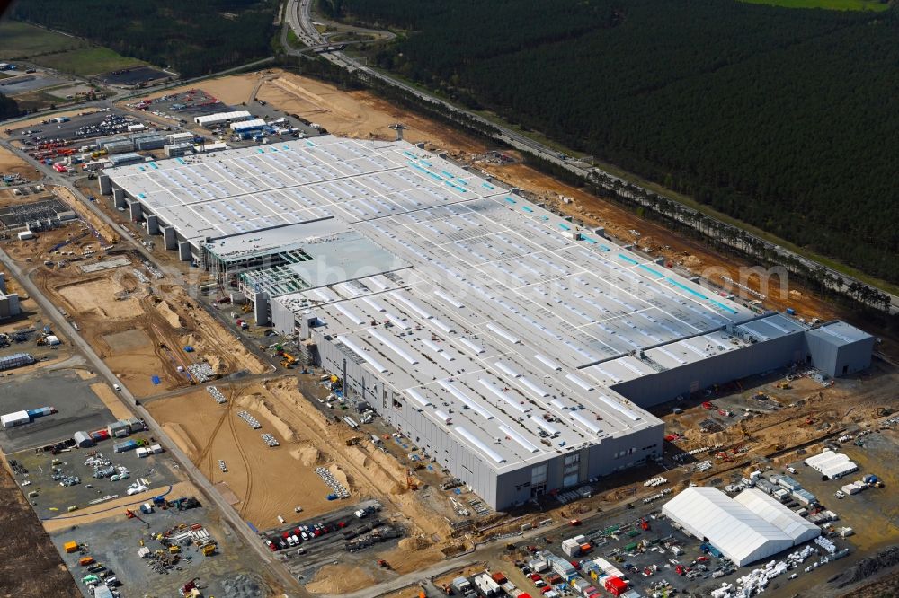 Aerial photograph Grünheide (Mark) - Construction site for the new building of Tesla Gigafactory 4 on Schlehenweg - Eichenstrasse in the district Freienbrink in Gruenheide (Mark) in the state Brandenburg, Germany