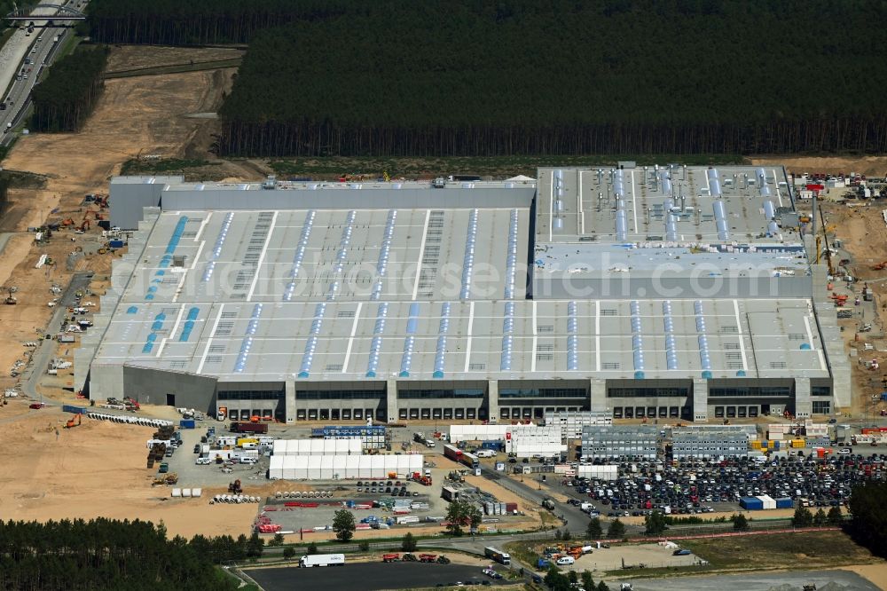 Grünheide (Mark) from the bird's eye view: Construction site for the new building of Tesla Gigafactory 4 on Schlehenweg - Eichenstrasse in the district Freienbrink in Gruenheide (Mark) in the state Brandenburg, Germany