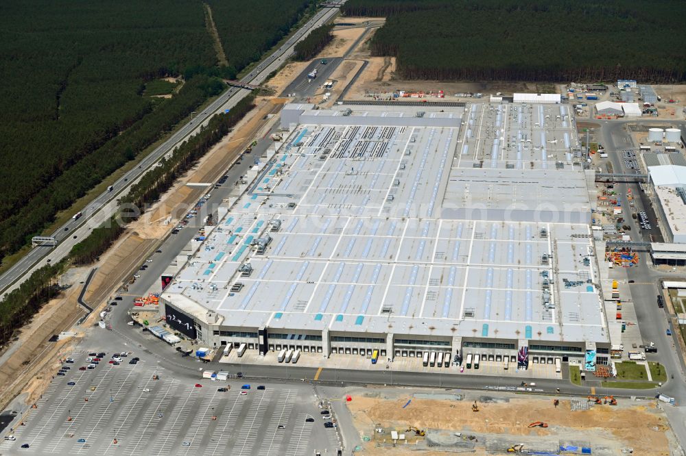 Aerial image Grünheide (Mark) - Construction site for the new building of Tesla Gigafactory 4 on Schlehenweg - Eichenstrasse in the district Freienbrink in Gruenheide (Mark) in the state Brandenburg, Germany