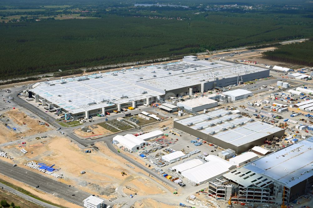 Aerial photograph Grünheide (Mark) - Construction site for the new building of Tesla Gigafactory 4 on Schlehenweg - Eichenstrasse in the district Freienbrink in Gruenheide (Mark) in the state Brandenburg, Germany