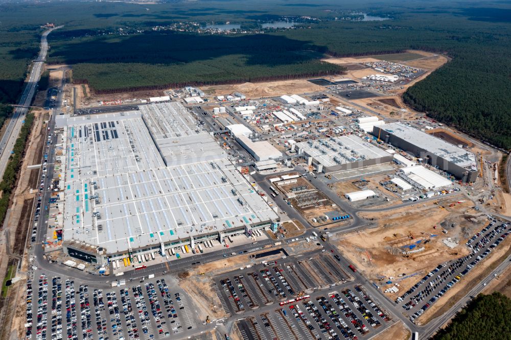 Aerial image Grünheide (Mark) - Construction site for the new building of Tesla Gigafactory 4 on Schlehenweg - Eichenstrasse in the district Freienbrink in Gruenheide (Mark) in the state Brandenburg, Germany