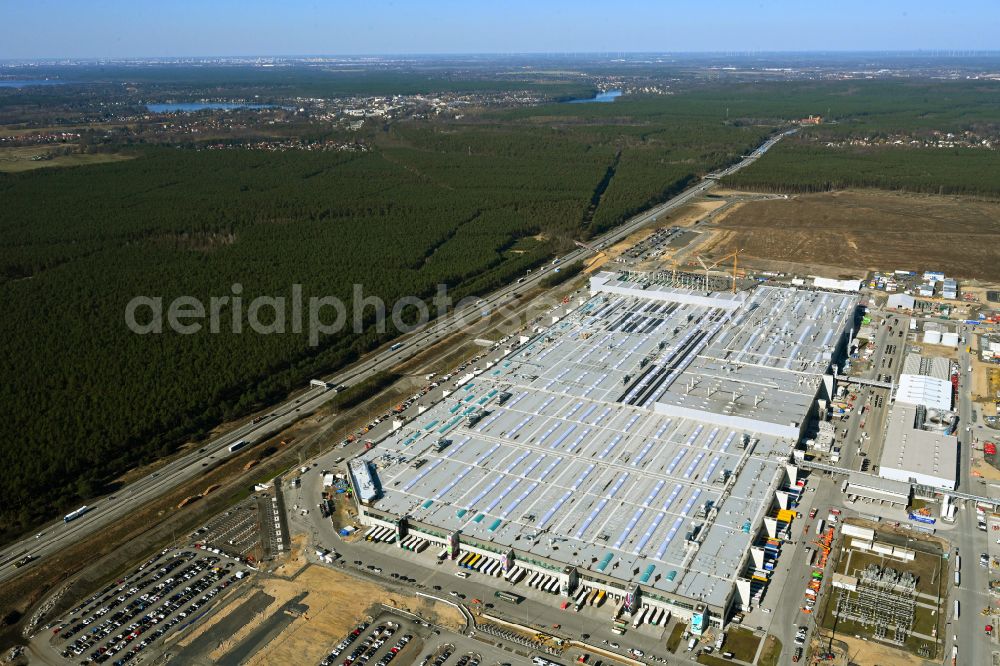 Aerial image Grünheide (Mark) - Construction site for the new building of Tesla Gigafactory 4 on Schlehenweg - Eichenstrasse in the district Freienbrink in Gruenheide (Mark) in the state Brandenburg, Germany