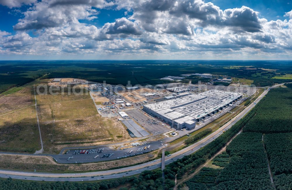 Grünheide (Mark) from above - Construction site for the new building of Tesla Gigafactory 4 on Schlehenweg - Eichenstrasse in the district Freienbrink in Gruenheide (Mark) in the state Brandenburg, Germany