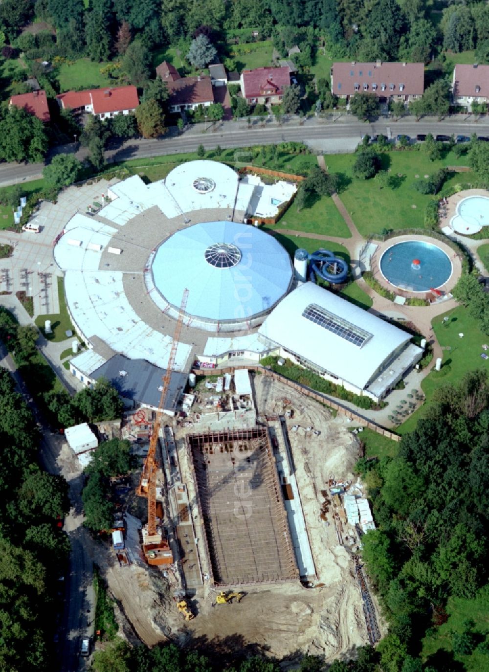 Brandenburg an der Havel from the bird's eye view: Construction site of Spa and swimming pools at the swimming pool of the leisure facility Marienbad Brandenburg on Sprengelstrasse in Brandenburg an der Havel in the state Brandenburg, Germany