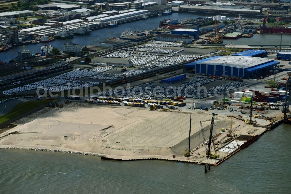 Aerial photograph Cuxhaven - Port facilities on the seashore of the North Sea in Cuxhaven in the state Lower Saxony, Germany