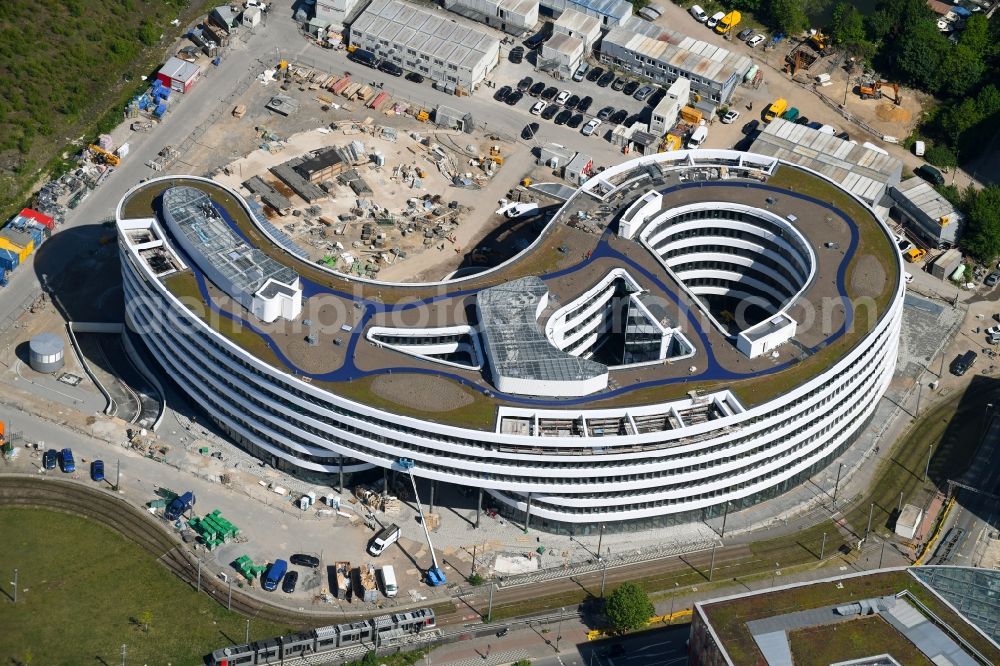 Düsseldorf from the bird's eye view: Construction site for the new building trivago-Zentrale on Kesselstrasse in the district Medienhafen in Duesseldorf in the state North Rhine-Westphalia