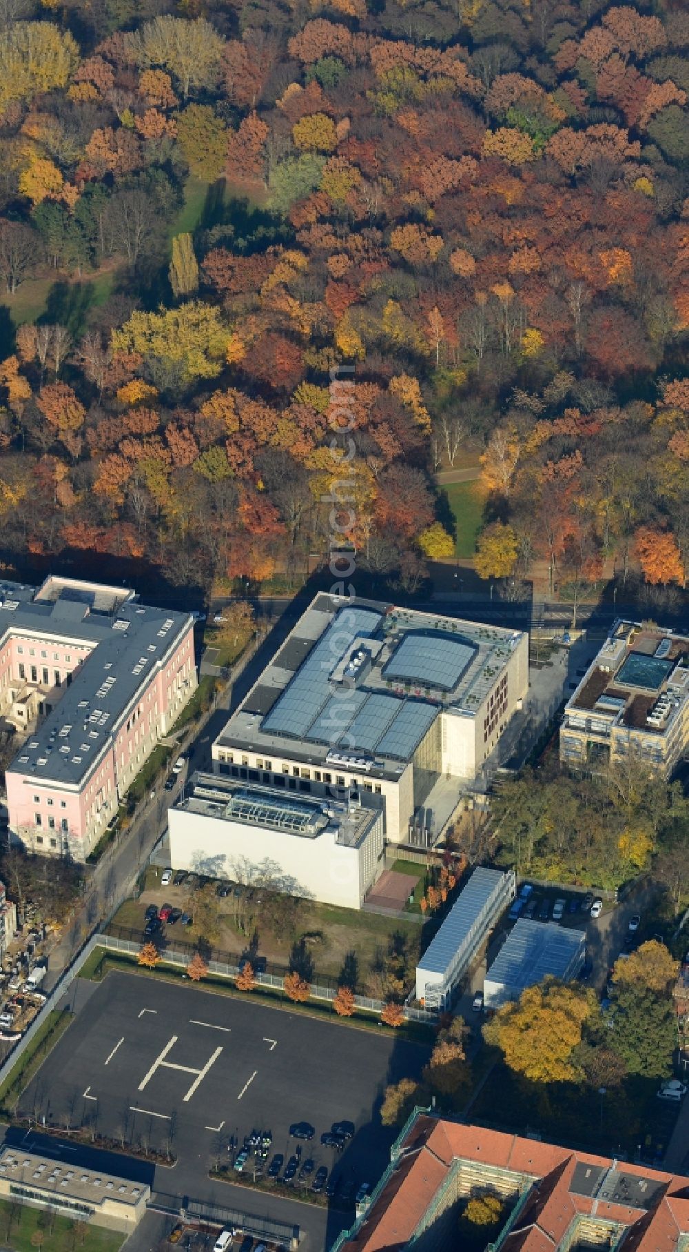 Berlin from the bird's eye view: Building lot for Turkish Embassy in embassy quarter at Tiergartenstrasse in district Tiergarten in Berlin. With the new modern building, Turkey gets back its old location, which the embassy had from 1918 until 1945