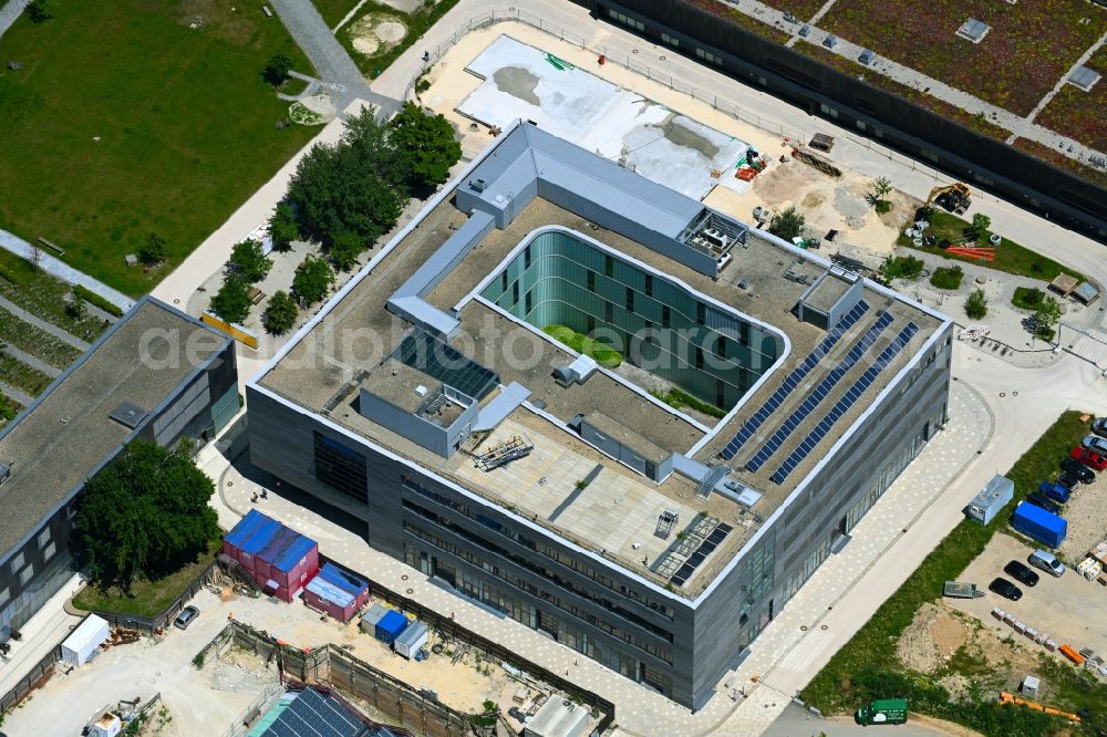 Ingolstadt from the bird's eye view: Complementary new construction site on the campus-university building complex Technische Hochschule Ingolstadt on Rossmuehlstrasse in the district Altstadt Suedost in Ingolstadt in the state Bavaria, Germany