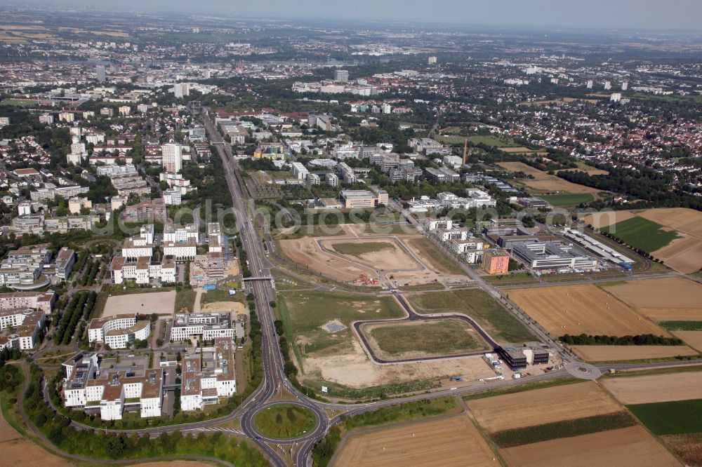 Mainz from the bird's eye view: Complementary new construction site on the campus-university building complex of Universitaet Johannes Gutenberg on street Eugen-Salomon-Strasse in Mainz in the state Rhineland-Palatinate, Germany