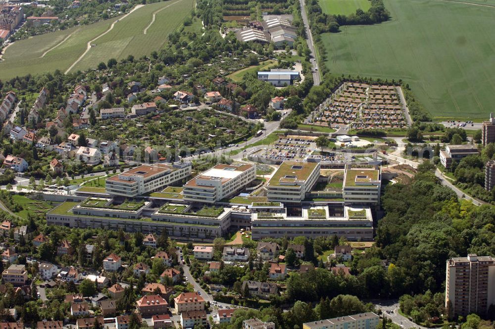 Aerial photograph Würzburg - Der Komplex des Zentrums für Operative Medizin und des Zentrums für Innere Medizin des Universitätsklinikums Würzburg. Er wurde zwischen 1998 und 2009 errichtet und befindet sich im Stadtteil Grombühl. The complex of the Center for Operational Medicine and the Center for Internal Medicine, University of Würzburg.