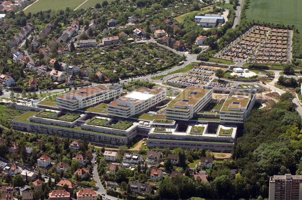 Würzburg from the bird's eye view: Der Komplex des Zentrums für Operative Medizin und des Zentrums für Innere Medizin des Universitätsklinikums Würzburg. Er wurde zwischen 1998 und 2009 errichtet und befindet sich im Stadtteil Grombühl. The complex of the Center for Operational Medicine and the Center for Internal Medicine, University of Würzburg.