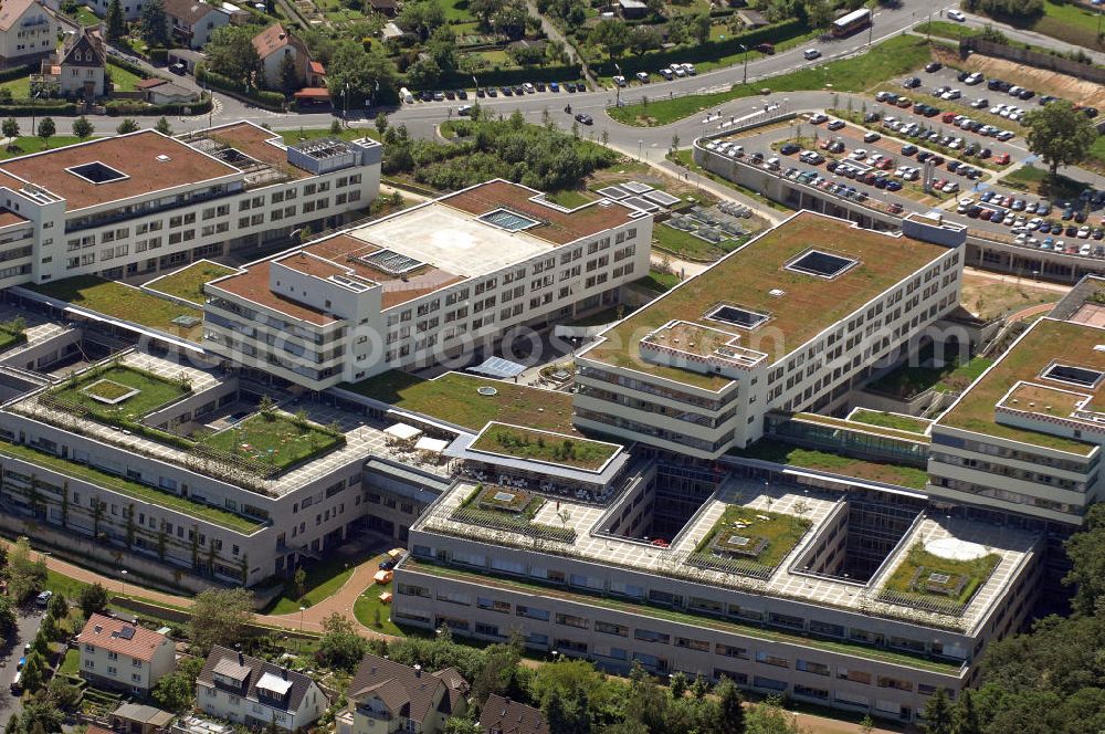 Aerial photograph Würzburg - Der Komplex des Zentrums für Operative Medizin und des Zentrums für Innere Medizin des Universitätsklinikums Würzburg. Er wurde zwischen 1998 und 2009 errichtet und befindet sich im Stadtteil Grombühl. The complex of the Center for Operational Medicine and the Center for Internal Medicine, University of Würzburg.