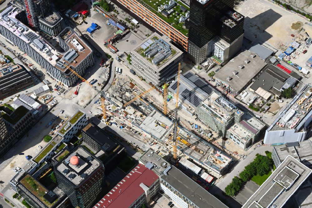 Aerial photograph München - Construction site for the new construction of the company administration building of the project development MK7 of the chemical company Wacker on Rosenheimer Strasse - Gisela-Stein-Strasse in the Werksviertel in the district Haidhausen in Munich in the state Bavaria, Germany