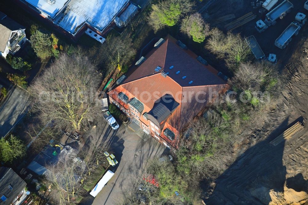 Aerial photograph Hamburg - New construction of the company administration building of Ppw Polyplan factoryzeuge GmbH on Riekbornweg in the district Schnelsen in Hamburg, Germany