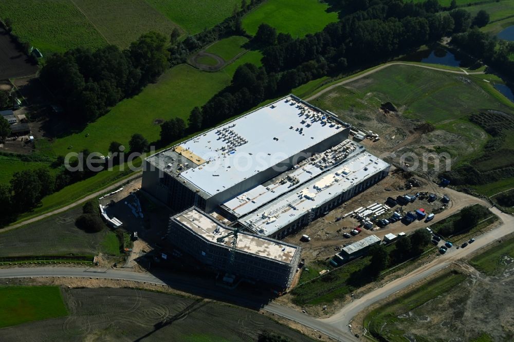 Hamburg from the bird's eye view: New construction of the company administration building of SUND-Gruppe on Victoriaallee on Victoria Park in Hamburg, Germany