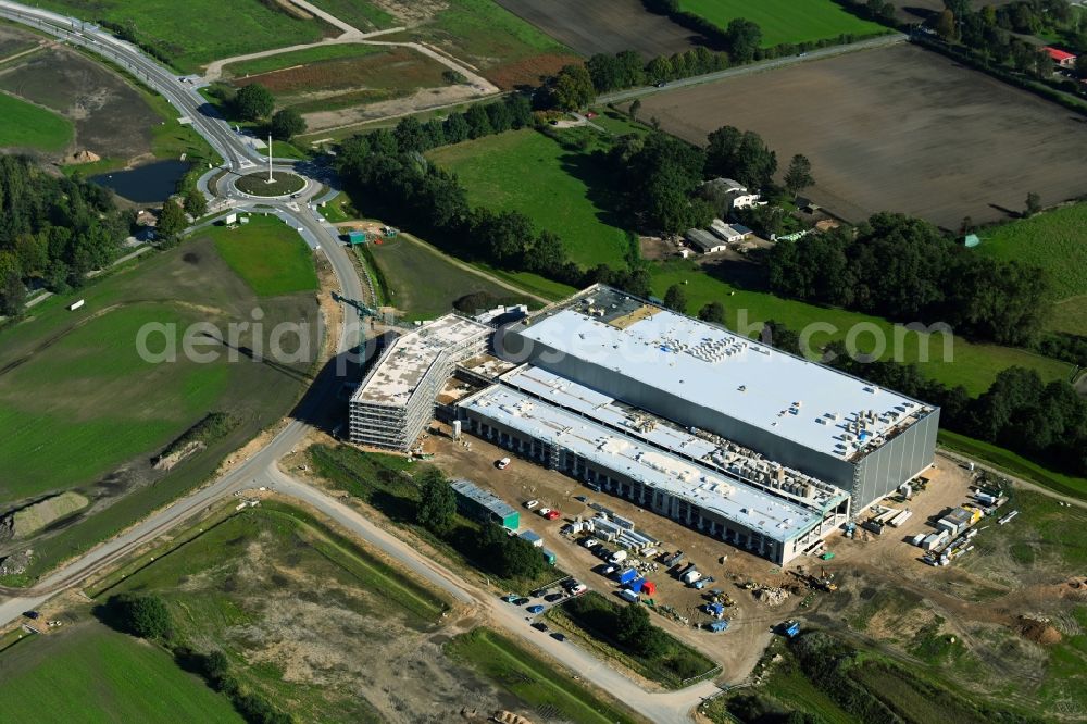 Hamburg from the bird's eye view: New construction of the company administration building of SUND-Gruppe on Victoriaallee on Victoria Park in Hamburg, Germany