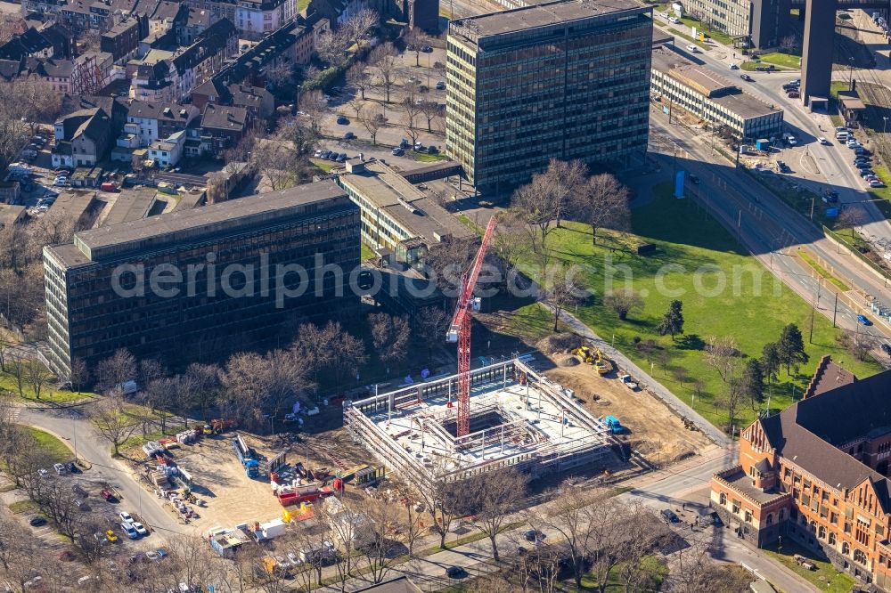 Aerial photograph Duisburg - New construction of the company administration building of thyssenkrupp Steel Europe AG on Franz-Lenze-Strasse in Duisburg at Ruhrgebiet in the state North Rhine-Westphalia, Germany