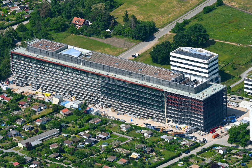 Aerial photograph Karlsruhe - New construction of the company administration building Vec-tor Cam-pus on street Hirtenweg - Emmy-Noether-Strasse in the district Rintheim in Karlsruhe in the state Baden-Wuerttemberg, Germany