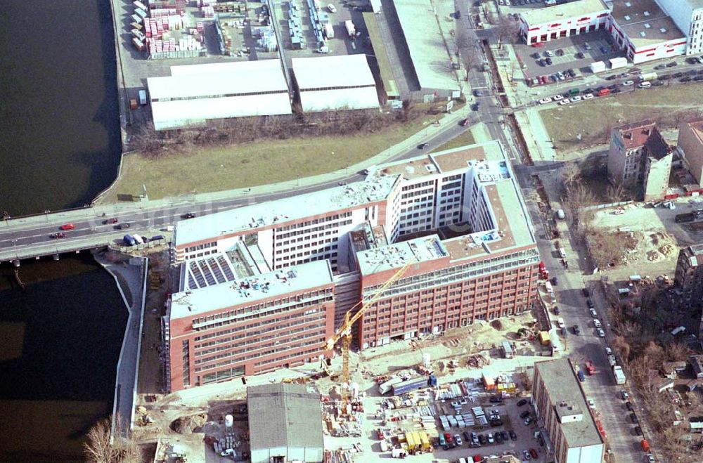 Aerial image Berlin-Friedrichshain - Neubau der ver.di-Zentrale an der Schillingbrücke/Holzmarktstraße