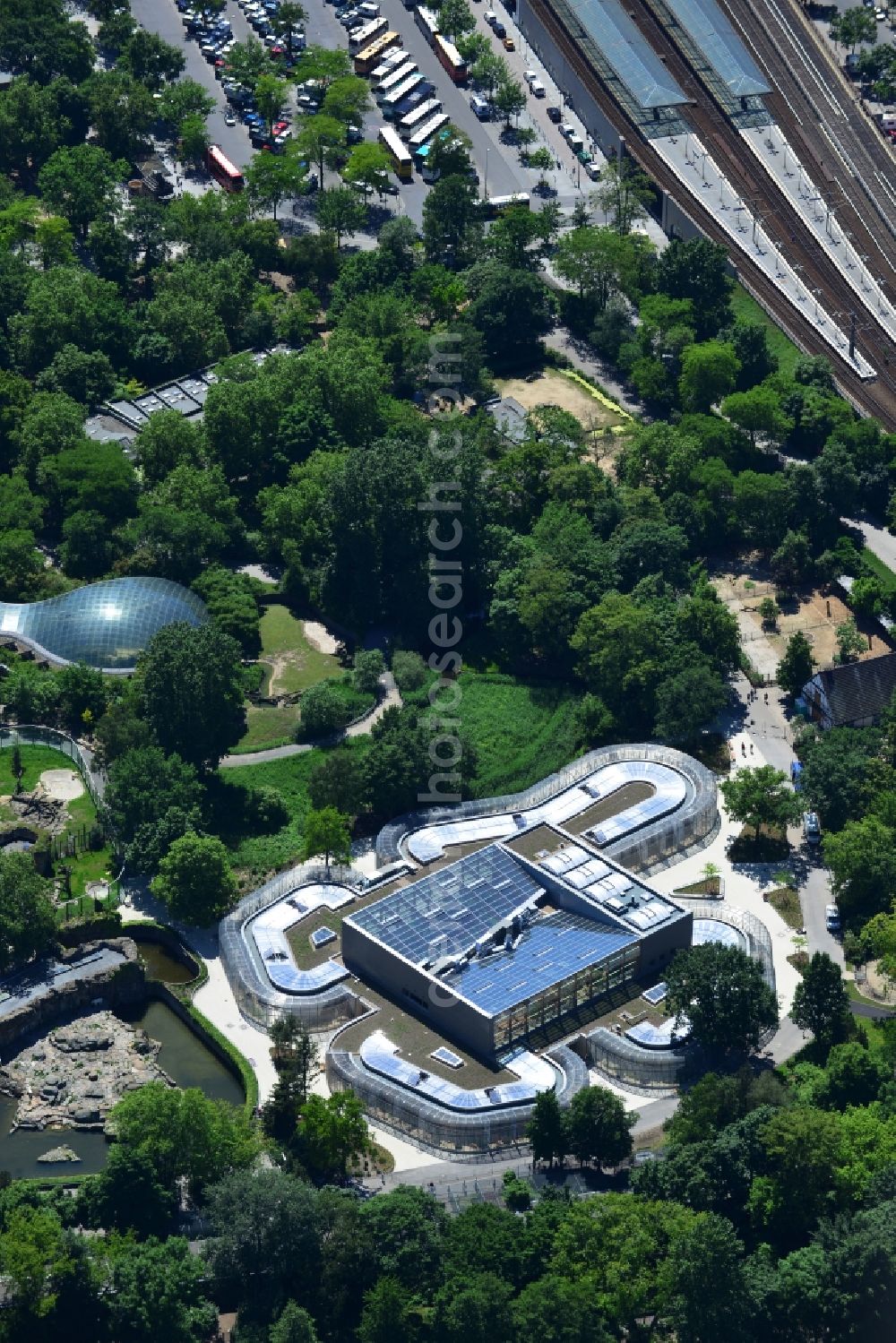 Berlin from above - View at the new building of the bird house at the Berlin Zoo in district of Charlottenburg in Berlin. The concept is originated from the office of architect Lehrecke Ges mbH. At 5550 square feetthere are to see 80 to 100 species of birds. The entire second floor is a breeding station